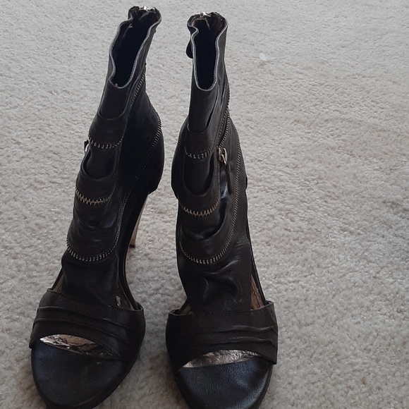 Envy Lucille Brown Leather Zipper Booties - Picture 4 of 6